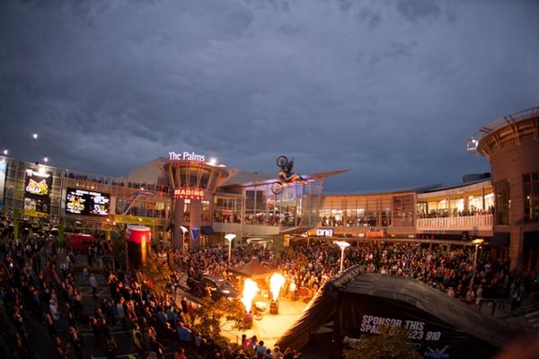 The Palms treats shoppers to an adrenaline fueled Motocross demonstration